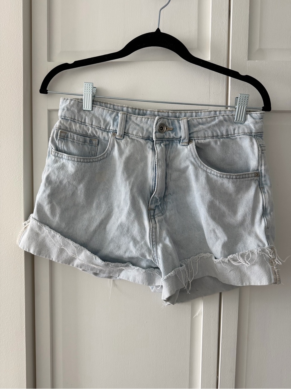 Zara High Rise Light Wash Denim Shorts - Size 6